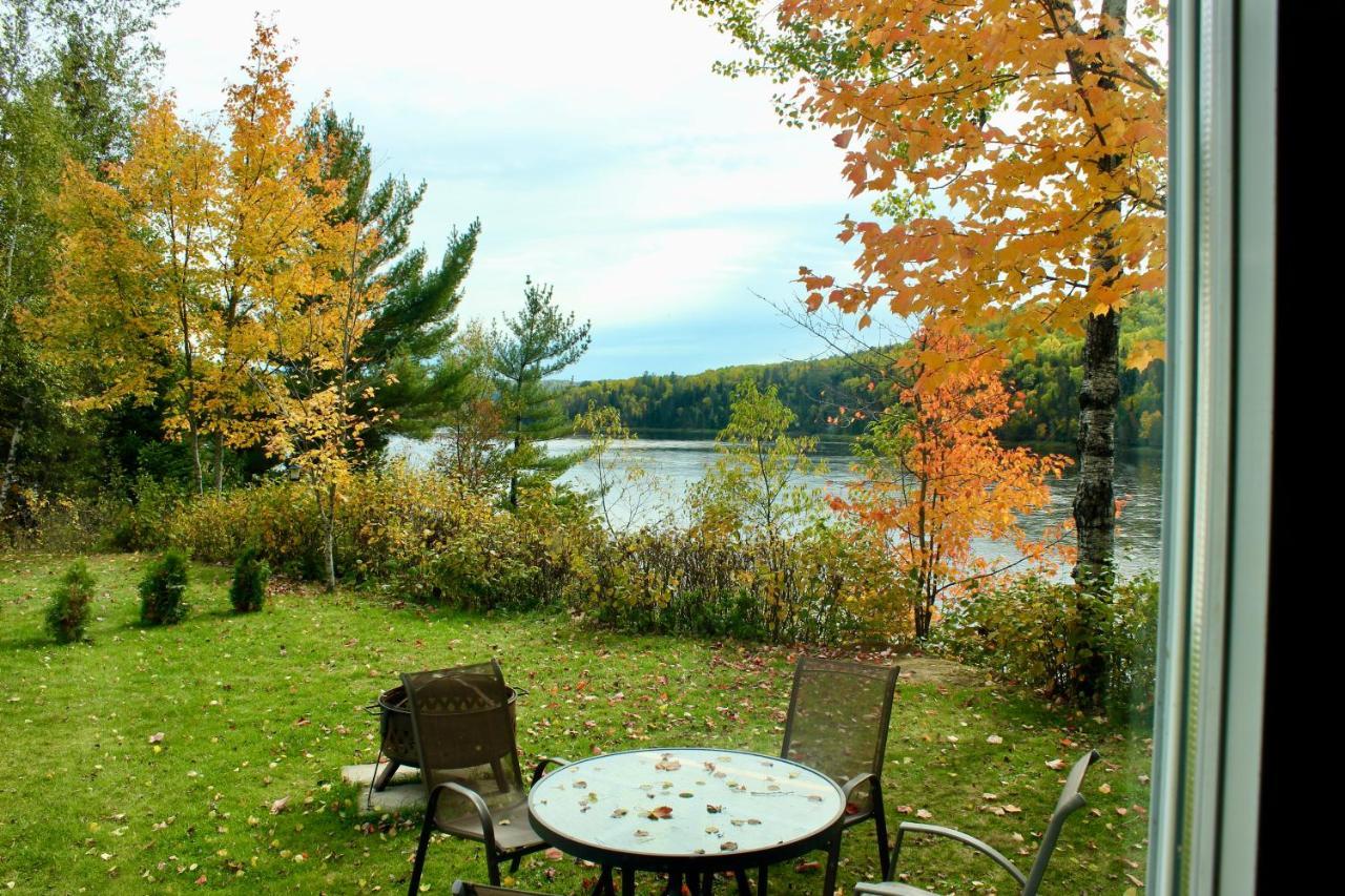 Chalet Au Bord Du St-Maurice La Tuque Buitenkant foto