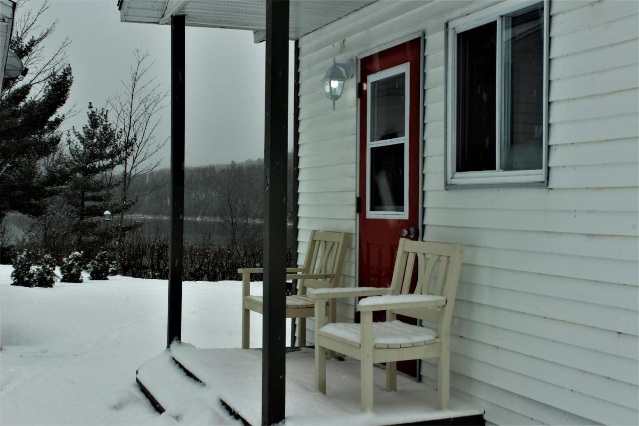 Chalet Au Bord Du St-Maurice La Tuque Buitenkant foto